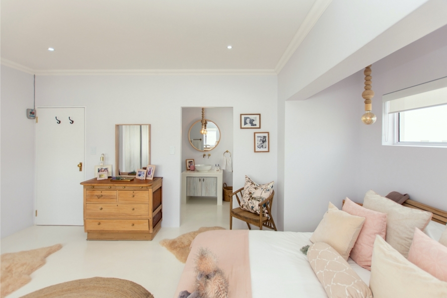 4 Bedroom Property for Sale in Sandy Point Western Cape